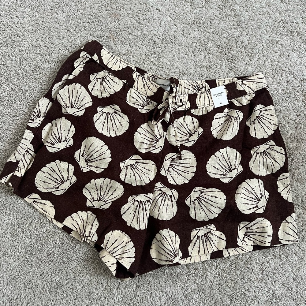 Abercrombie & Fitch High Waist Shell Print Shorts - Brown and Cream NWT